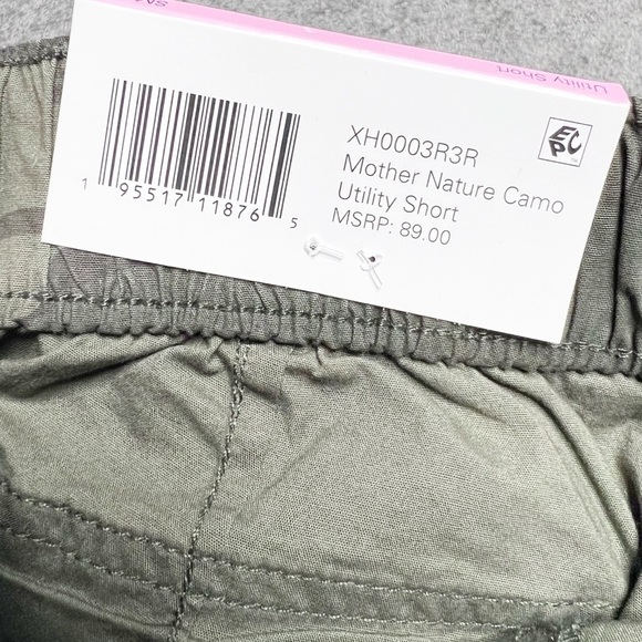New with Tags Sanctuary Social Standard Women's Hero Relaxed Camo Utility Shorts - Picture 15 of 16